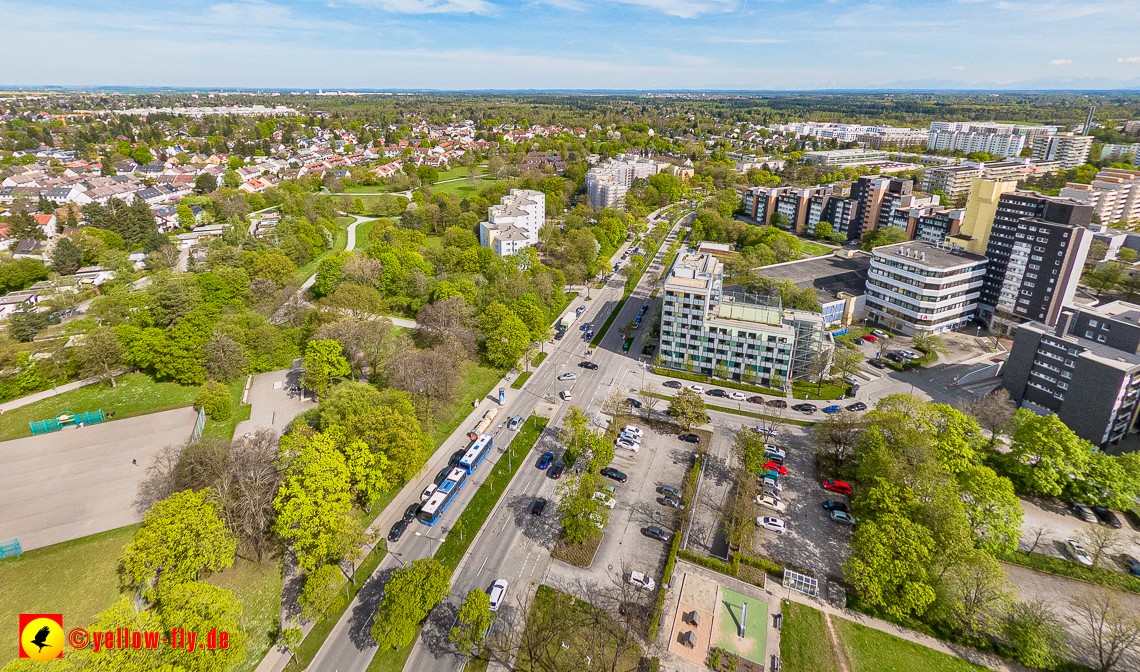 04.05.2023 - Luftbilder vom Marx-Zentrum uns seiner Umgebung in Neuperlach